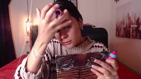 V A L E N T I N I online show from September 15, 1:44 pm