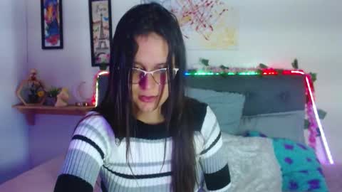 V A L E N T I N I online show from November 27, 8:33 pm