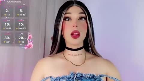 Snapshot of valentinne_marian chatting on January 22, 5:26 am Marian online show from January 22, 5:26 am