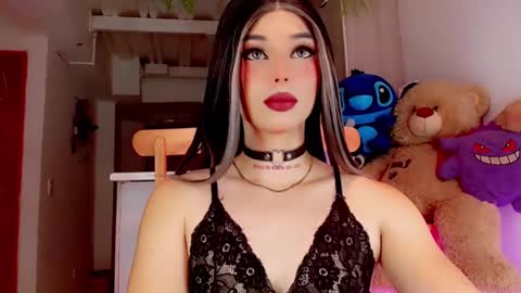 Snapshot of valentinne_marian chatting on February 13, 8:17 am Marian online show from February 13, 8:17 am