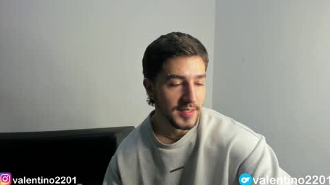 Snapshot of valentino2201 chatting on December 7, 11:34 pm valentino online show from December 7, 11:34 pm