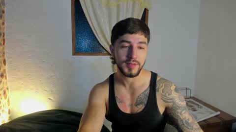 Snapshot of valentino2201 chatting on December 27, 1:11 am valentino online show from December 27, 1:11 am