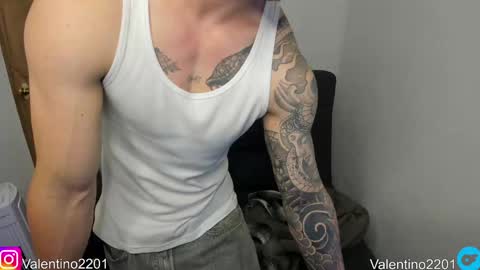 Snapshot of valentino2201 chatting on January 30, 1:22 am valentino online show from January 30, 1:22 am