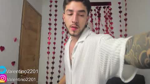 Snapshot of valentino2201 chatting on February 18, 12:48 am valentino online show from February 18, 12:48 am