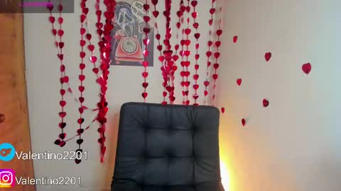 Snapshot of valentino2201 chatting on February 25, 4:24 am valentino online show from February 25, 4:24 am