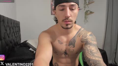 Snapshot of valentino2201 chatting on September 26, 11:42 pm valentino online show from September 26, 11:42 pm