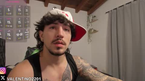 Snapshot of valentino2201 chatting on October 4, 2:09 am valentino online show from October 4, 2:09 am