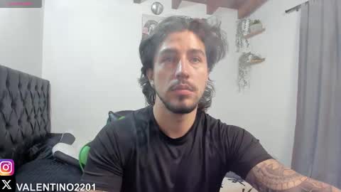 Snapshot of valentino2201 chatting on October 17, 12:14 am valentino online show from October 17, 12:14 am