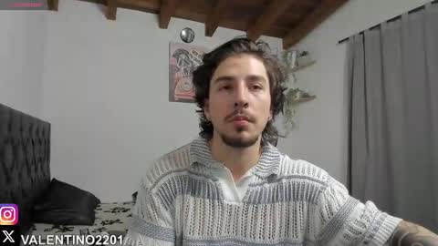 Snapshot of valentino2201 chatting on October 20, 1:28 am valentino online show from October 20, 1:28 am
