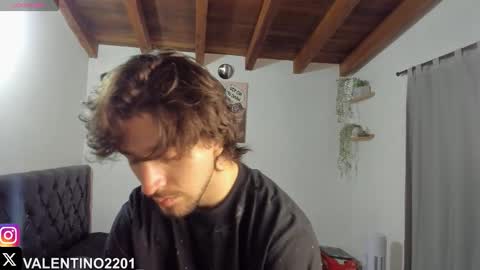 Snapshot of valentino2201 chatting on October 26, 12:27 am valentino online show from October 26, 12:27 am