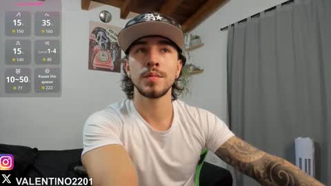 Snapshot of valentino2201 chatting on October 30, 12:12 am valentino online show from October 30, 12:12 am