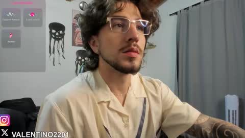 Snapshot of valentino2201 chatting on October 31, 2:34 am valentino online show from October 31, 2:34 am