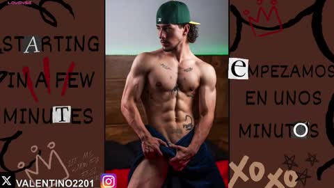 Snapshot of valentino2201 chatting on November 12, 11:36 pm valentino online show from November 12, 11:36 pm