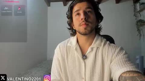 Snapshot of valentino2201 chatting on November 28, 12:57 am valentino online show from November 28, 12:57 am