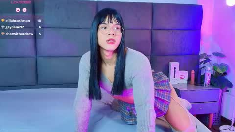 valentino moon online show from December 23, 2:09 am