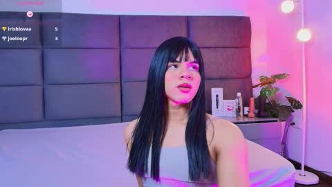 valentino moon online show from January 10, 2:57 am