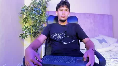 VALENTINO online show from March 1, 5:26 pm