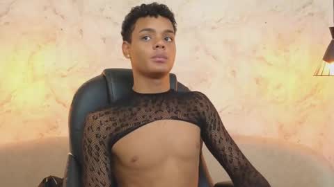 Snapshot of valentino_thompson chatting on September 20, 7:59 pm valentino_thompson online show from September 20, 7:59 pm