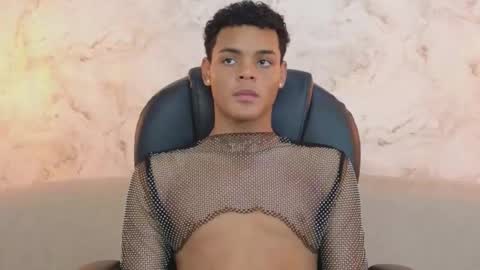 Snapshot of valentino_thompson chatting on September 24, 7:50 pm valentino_thompson online show from September 24, 7:50 pm