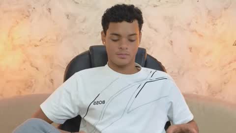 Snapshot of valentino_thompson chatting on September 28, 7:30 pm valentino_thompson online show from September 28, 7:30 pm