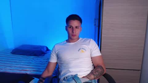 VALENTINO online show from March 1, 10:23 pm