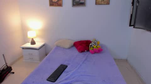 Snapshot of valeri_10 chatting on October 27, 3:32 am valeri_10 online show from October 27, 3:32 am