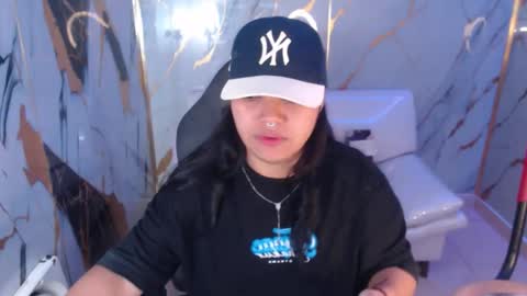 Snapshot of valeri_harpers4 chatting on October 31, 11:22 am valeri_harpers4 online show from October 31, 11:22 am