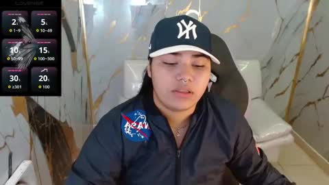 valeri_harpers4 online show from April 8, 4:56 am