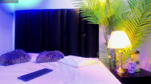 valeri_tafur online show from September 30, 11:15 am