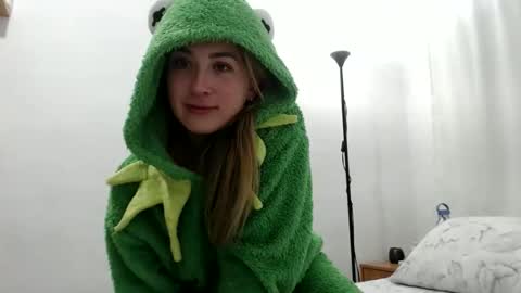 Snapshot of valeria__rosse chatting on November 12, 2:34 am online show from November 12, 2:34 am