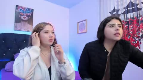 Valeria and Zoe online show from March 3, 2:23 pm