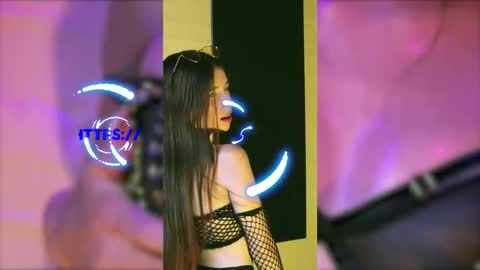 Snapshot of valeria_mendozza chatting on November 20, 5:29 am online show from November 20, 5:29 am