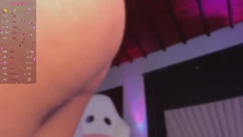 Snapshot of valeria_uribe22 chatting on February 14, 11:53 pm online show from February 14, 11:53 pm