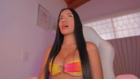 Snapshot of valeria_uribe22 chatting on September 12, 10:10 pm online show from September 12, 10:10 pm