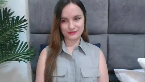 Snapshot of valeriafrannco chatting on March 1, 5:52 am valeriafrannco online show from March 1, 5:52 am