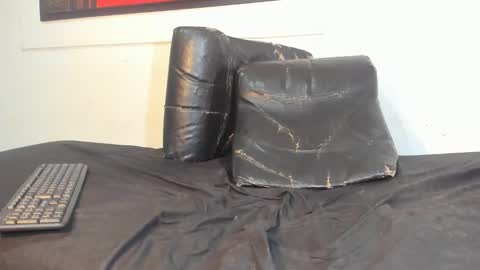 valeriapinkk online show from February 23, 2:14 pm