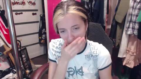 ValeriaXKiss online show from February 4, 6:27 pm