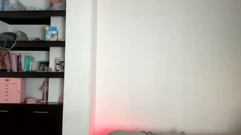 valerie07 online show from April 15, 4:08 am