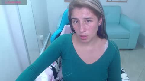 Snapshot of valerie_b chatting on December 15, 1:00 pm valerie_b online show from December 15, 1:00 pm