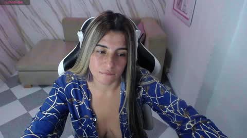 Snapshot of valerie_b chatting on January 30, 6:03 am valerie_b online show from January 30, 6:03 am