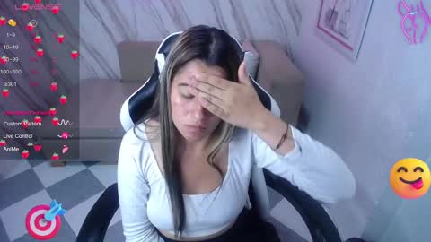 Snapshot of valerie_b chatting on February 14, 9:03 am valerie_b online show from February 14, 9:03 am