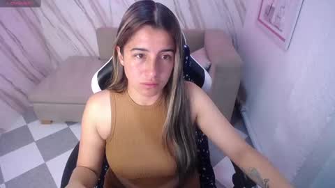 Snapshot of valerie_b chatting on February 21, 3:01 am valerie_b online show from February 21, 3:01 am