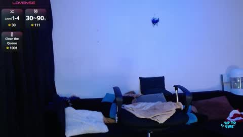 Snapshot of valerie_smile chatting on January 13, 5:12 am Valerie online show from January 13, 5:12 am