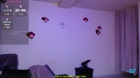 Snapshot of valerie_smile chatting on November 1, 7:43 am Valerie online show from November 1, 7:43 am