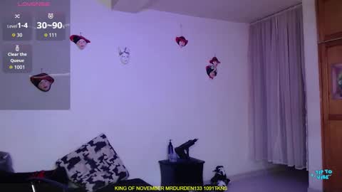 Snapshot of valerie_smile chatting on November 3, 8:59 am Valerie online show from November 3, 8:59 am