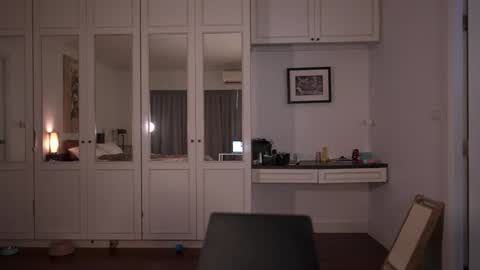 Snapshot of valerieh chatting on January 7, 2:25 am Valerie online show from January 7, 2:25 am