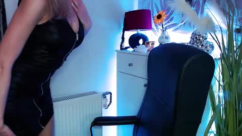 Valerie  online show from February 20, 11:42 am