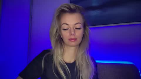 Valerie  online show from February 19, 11:50 am