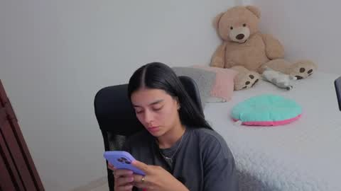 Juli C online show from April 25, 1:30 am