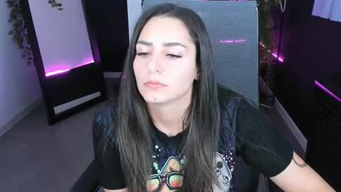 Snapshot of valeriiemills chatting on October 21, 2:29 pm Valerie online show from October 21, 2:29 pm